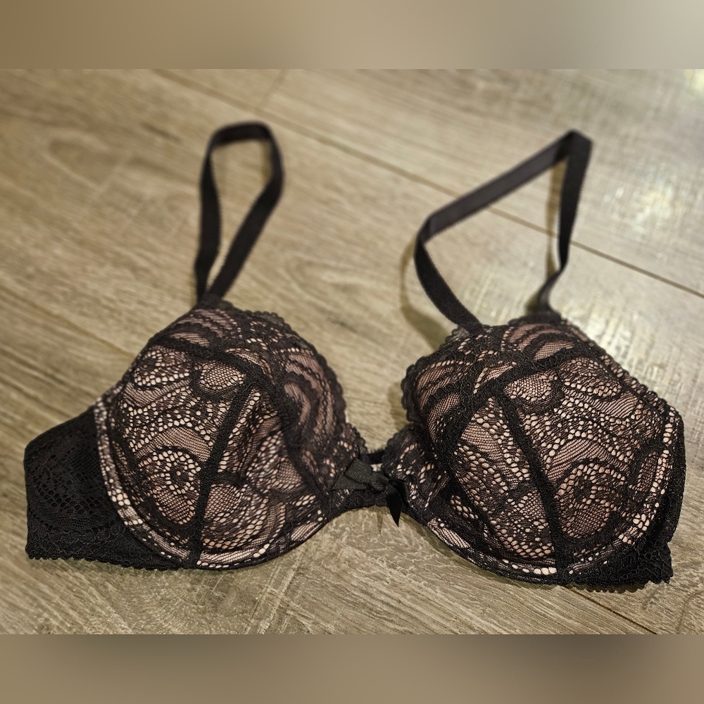 Vintage Victorias Secret Black Lace Underwire Padded Bra 36C 36 C